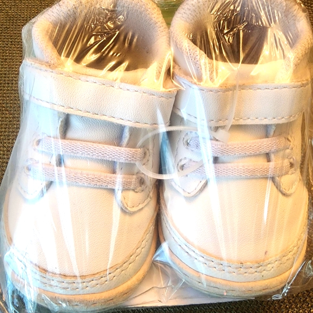 SZ 3M Stride Rite white leather sneakers